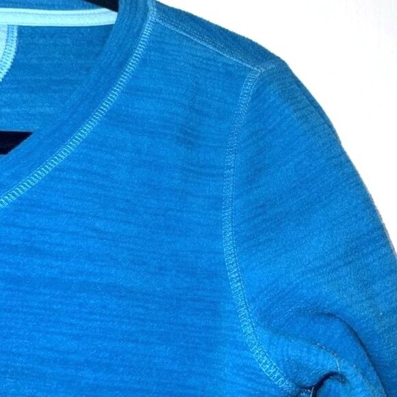 Tek Gear Womens Blue Long Sleeve V-Neck Activewear Shirt S Polyester - Picture 2 of 6